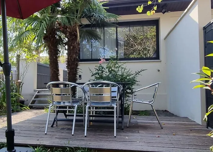 Escale A La Hume 2 *