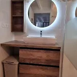 Escale A La Hume Apartman *