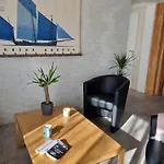 Escale A La Hume Apartman *