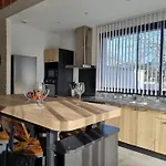 Escale A La Hume Apartman *